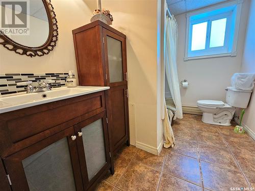 517 Brownlee Street, Morse, SK - Indoor Photo Showing Bathroom