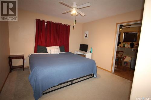 104 5Th Street W, Climax, SK - Indoor Photo Showing Bedroom