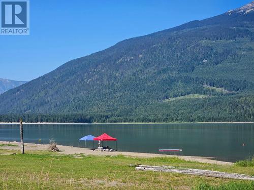 534 Bayview Road, Nakusp, BC - Outdoor With Body Of Water With View