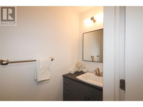 1901 91 Avenue, Dawson Creek, BC - Indoor Photo Showing Bathroom