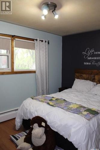 778 3Rd Street E, Shaunavon, SK - Indoor Photo Showing Bedroom