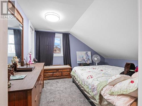 214 High Street, Fort Erie, ON - Indoor Photo Showing Bedroom