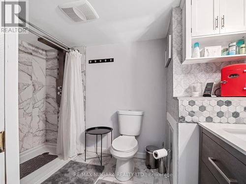 214 High Street, Fort Erie, ON - Indoor Photo Showing Bathroom