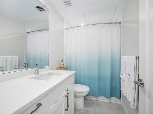 305-536 Island Hwy South, Campbell River, BC - Indoor Photo Showing Bathroom