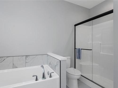 725 Salmonberry St, Campbell River, BC - Indoor Photo Showing Bathroom