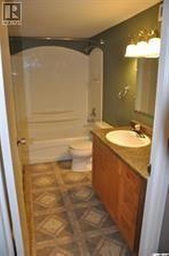 12 47 Centennial Street, Regina, SK - Indoor Photo Showing Bathroom