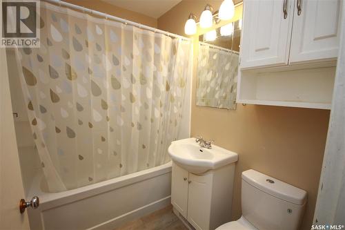 92 24Th Street, Battleford, SK - Indoor Photo Showing Bathroom