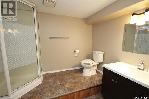 92 24Th Street, Battleford, SK - Indoor Photo Showing Bathroom