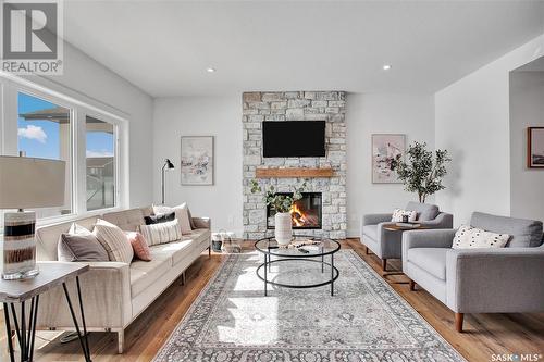518 Hamm Crescent, Saskatoon, SK - Indoor Photo Showing Living Room With Fireplace