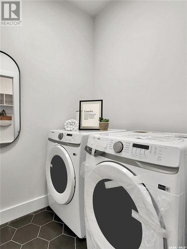 518 Hamm Crescent, Saskatoon, SK - Indoor Photo Showing Laundry Room