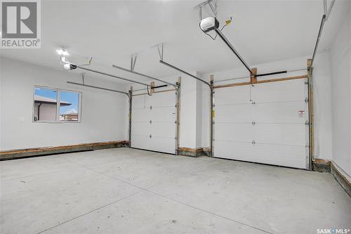 518 Hamm Crescent, Saskatoon, SK - Indoor Photo Showing Garage