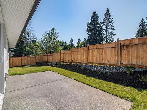 10-1580 Glen Eagle Dr, Campbell River, BC - Outdoor With Backyard