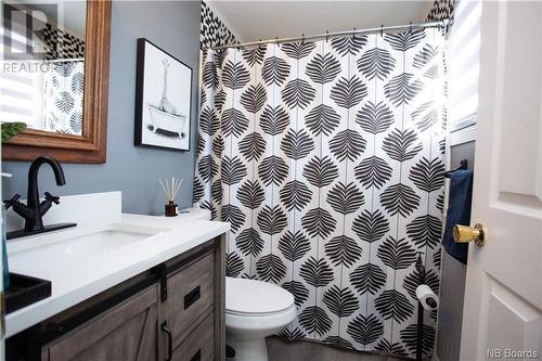1711 Route 105, Maugerville, NB - Indoor Photo Showing Bathroom