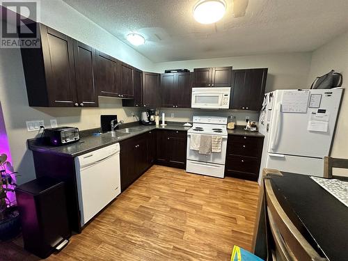 8204 18 Street, Dawson Creek, BC - Indoor Photo Showing Kitchen With Double Sink