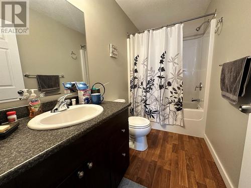 8204 18 Street, Dawson Creek, BC - Indoor Photo Showing Bathroom