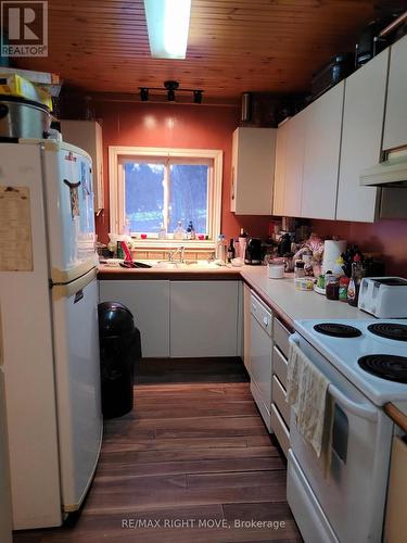 8272 Rama Road, Ramara, ON - Indoor Photo Showing Kitchen