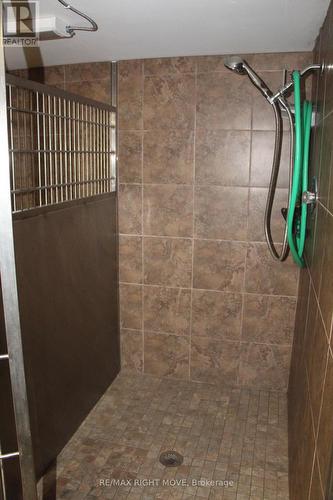 8272 Rama Road, Ramara, ON - Indoor Photo Showing Bathroom