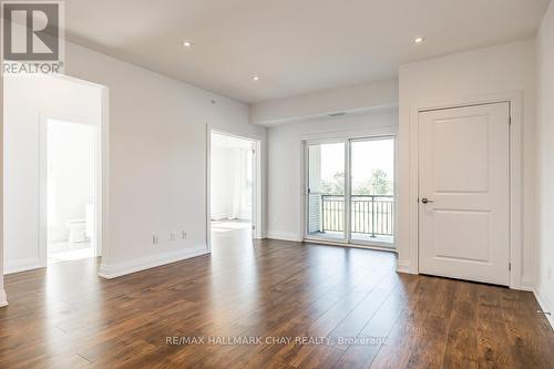 402 - 299 Cundles Road E, Barrie, ON - Indoor