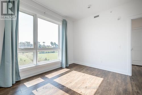 #402 -299 Cundles Rd E, Barrie, ON - Indoor Photo Showing Other Room