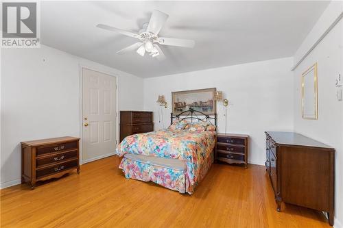 595 Elizabeth Street, Pembroke, ON - Indoor Photo Showing Bedroom