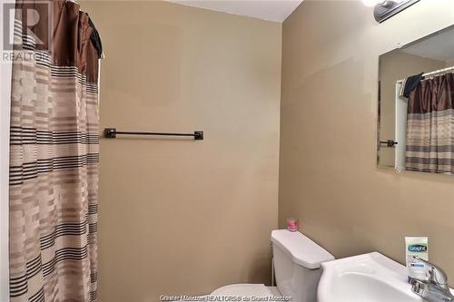 118 Oakland Ave, Moncton, NB - Indoor Photo Showing Bathroom