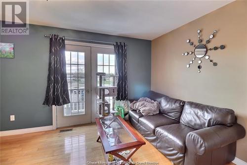 118 Oakland Ave, Moncton, NB - Indoor Photo Showing Living Room
