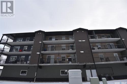 406 516 4Th Street E, Nipawin, SK - Outdoor With Balcony With Facade
