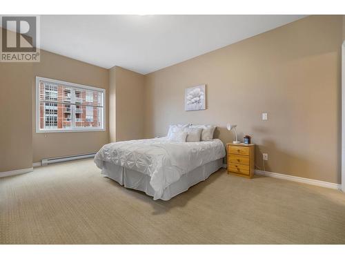 1125 Bernard Avenue Unit# 406, Kelowna, BC - Indoor Photo Showing Bedroom