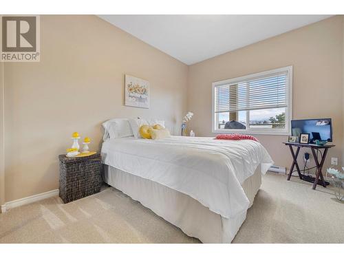 1125 Bernard Avenue Unit# 406, Kelowna, BC - Indoor Photo Showing Bedroom