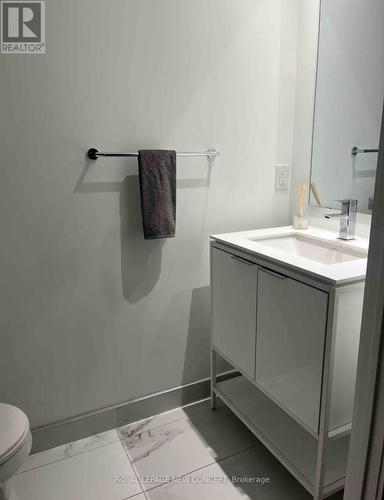 216 - 77 Shuter Street, Toronto, ON - Indoor Photo Showing Bathroom