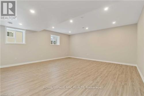735 Dominion Rd, Fort Erie, ON - Indoor Photo Showing Other Room