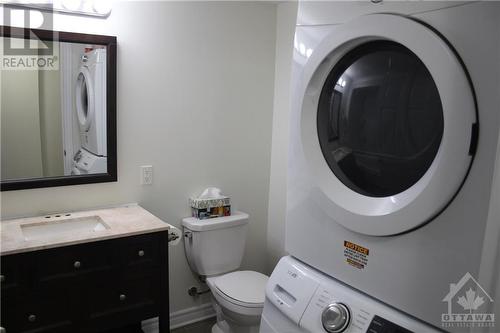 3274 Yorks Corner Road, Kenmore, ON - Indoor Photo Showing Laundry Room