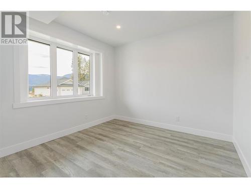 1390 21 Street Ne, Salmon Arm, BC - Indoor Photo Showing Other Room