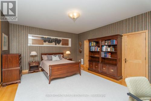 937 Whittier Cres, Mississauga, ON - Indoor Photo Showing Bedroom