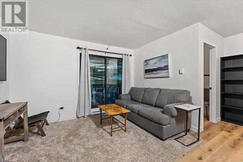 20 Kettle View Road Unit# 311, Big White, BC - Indoor Photo Showing Living Room