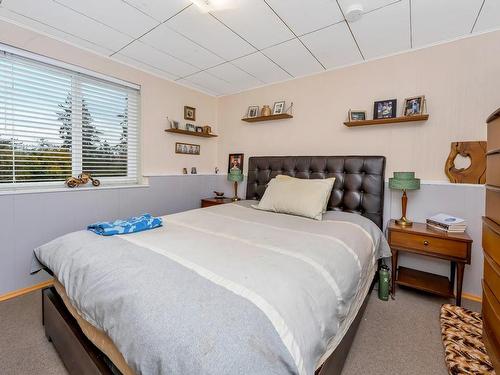 2773 Fairfield St, Duncan, BC - Indoor Photo Showing Bedroom