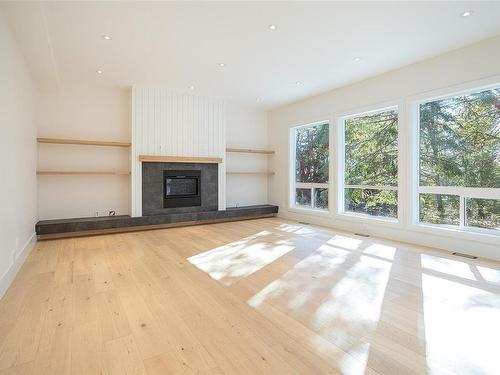 539 Stonehouse Pl, Colwood, BC - Indoor Photo Showing Living Room With Fireplace