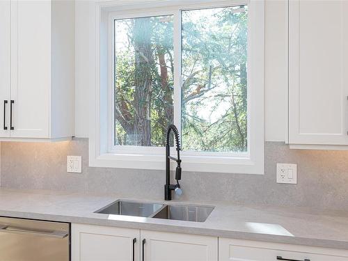 539 Stonehouse Pl, Colwood, BC - Indoor Photo Showing Kitchen With Double Sink
