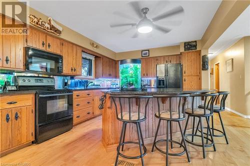 77 3Rd Street, Hanover, ON - Indoor Photo Showing Kitchen