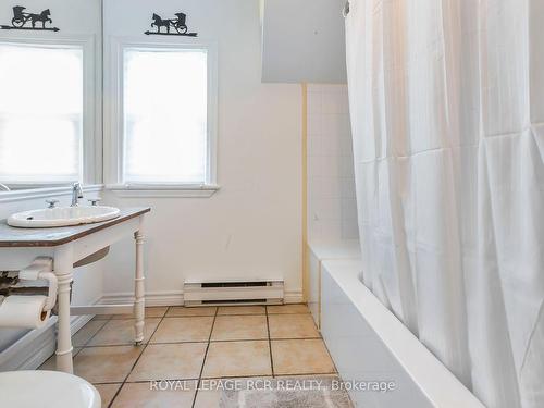 1380 Queen St W, Caledon, ON - Indoor Photo Showing Bathroom
