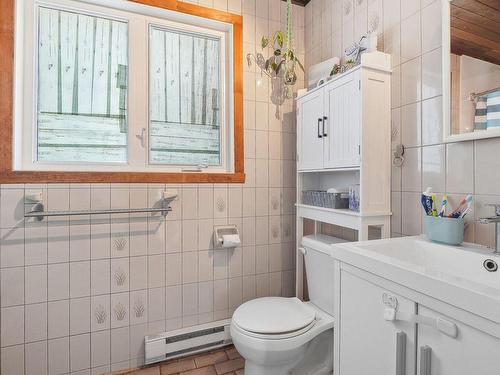 Salle de bains - 112 Rue Marquette, Châteauguay, QC - Indoor Photo Showing Bathroom