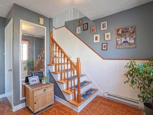 Escalier - 112 Rue Marquette, Châteauguay, QC - Indoor Photo Showing Other Room