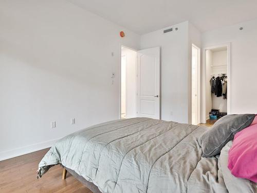 Bedroom - 208-3950 Rue Claude-Henri-Grignon, Montréal (Saint-Laurent), QC - Indoor Photo Showing Bedroom