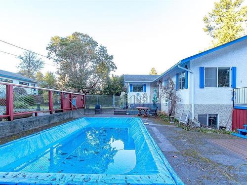 2611 Mill Bay Rd, Mill Bay, BC - Outdoor With In Ground Pool
