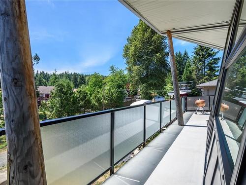 2613 Dunsmuir Ave, Cumberland, BC - Outdoor With Exterior