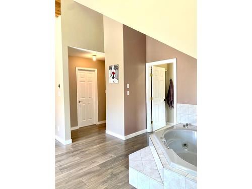 11325 Granby Road, Grand Forks, BC - Indoor Photo Showing Bathroom