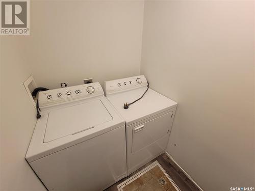 603 Pacific Avenue, Kerrobert, SK - Indoor Photo Showing Laundry Room