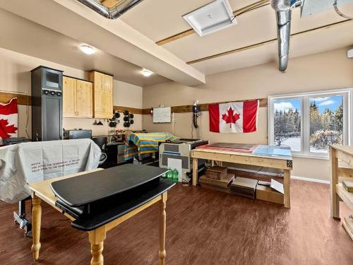 10325 Finlay Road, Kamloops, BC - Indoor Photo Showing Other Room
