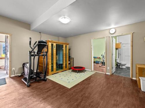 10325 Finlay Road, Kamloops, BC - Indoor Photo Showing Gym Room