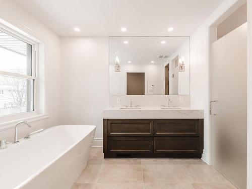 Ensuite bathroom - 315 Av. Beverley, Mont-Royal, QC - Indoor Photo Showing Bathroom